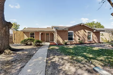 913 Arrowhead Dr, Garland, TX 75043