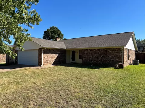 Exterior - 402 Emerson Dr, Euless, TX 76039 photo 1 of 5