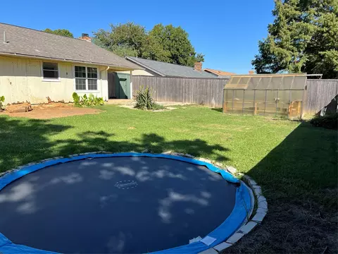 Exterior - 402 Emerson Dr, Euless, TX 76039 photo 4 of 5