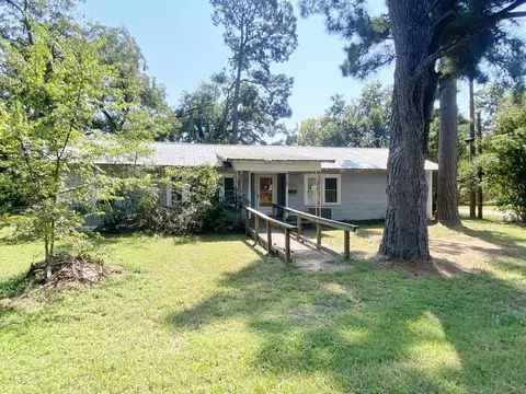 219 S Centre St, De Kalb, TX 75559