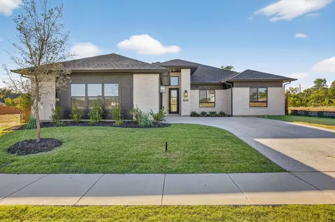 8517 Scottie St, North Richland Hills, TX 76182