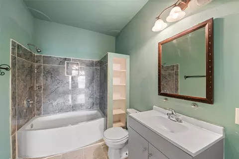 Bath - 1815 Maple Ave, Waco, TX 76707 photo 1 of 1