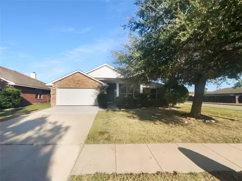 414 Creekwood Ct, Forney, TX 75126
