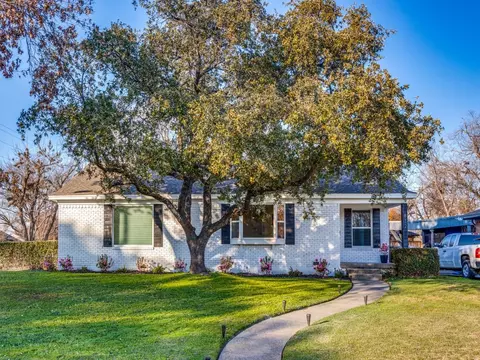 812 Bristol Ct, Richardson, TX 75080