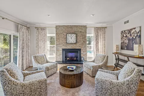 4235 Clear Lake Cir, Fort Worth, TX 76109