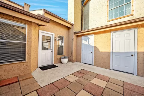 1837 Amber Ln, Carrollton, TX 75007