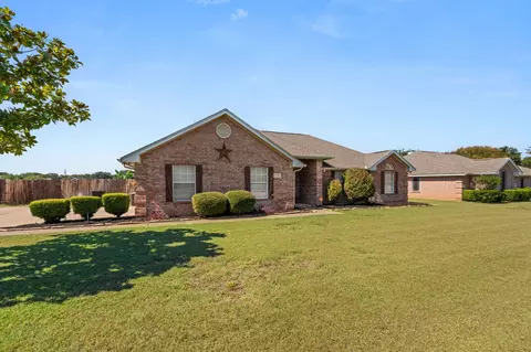 240 Alesha Rd, Red Oak, TX 75154