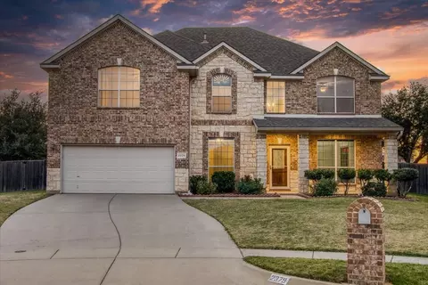 2379 Merlin Dr, Grand Prairie, TX 75052