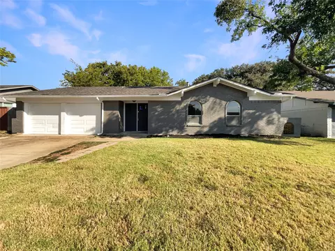 2021 Brentwood Ln, Carrollton, TX 75006