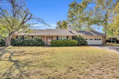 100 Parker St, Italy, TX 76651