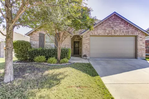 8332 Trickham Bnd, Fort Worth, TX 76131