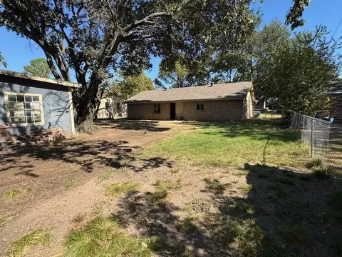 Exterior - 873 Rellia Dr, Terrell, TX 75160 photo 3 of 5