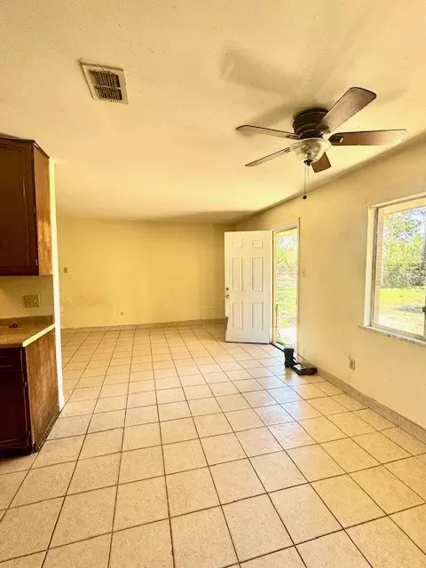 Living - 873 Rellia Dr, Terrell, TX 75160 photo 1 of 3