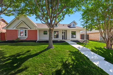 1118 Woodrow Dr, Lewisville, TX 75067