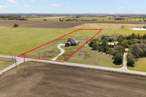 201 Hughes Ln, Grandview, TX 76050