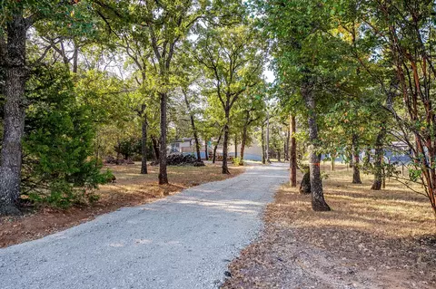 3950 South Dr, Burleson, TX 76028