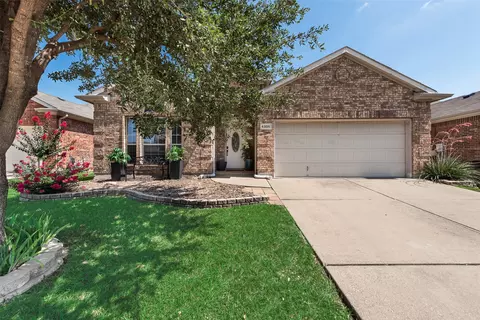 6305 Melanie Dr, Fort Worth, TX 76131