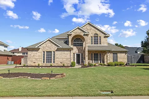 1209 Forest Green Dr, Kennedale, TX 76060
