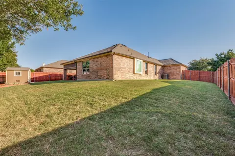 2405 Bridgeport Dr, Little Elm, TX 75068