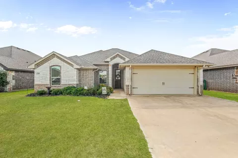 454 Silverton Dr, Granbury, TX 76049