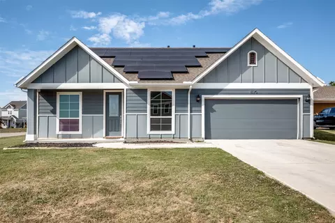 1375 Orange Blossom Ct, Gainesville, TX 76240