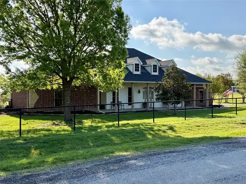 1333 E Highland Rd, Waxahachie, TX 75167