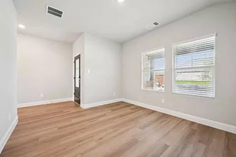 401 Loch Dr, Sherman, TX 75092