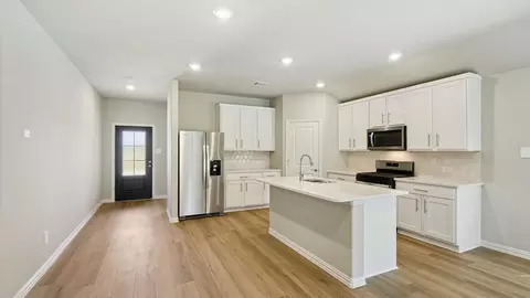 821 Sunflower Rd, Lavon, TX 75166