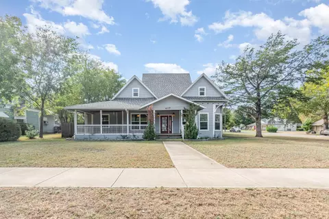417 W Grand St, Whitewright, TX 75491