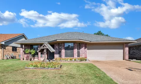 1817 Andy Cir, Bossier City, LA 71112