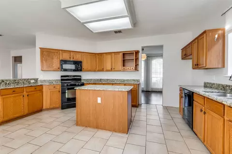 Kitchen - 404 E Whitener Rd, Euless, TX 76040 photo 4 of 6