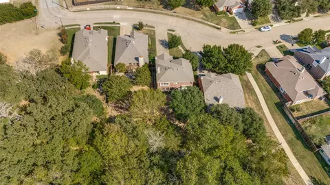 View/Area - 404 E Whitener Rd, Euless, TX 76040 photo 4 of 5