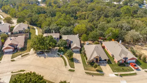 View/Area - 404 E Whitener Rd, Euless, TX 76040 photo 2 of 5