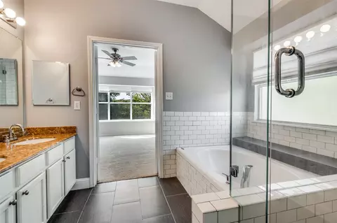 Bath - 404 E Whitener Rd, Euless, TX 76040 photo 2 of 3