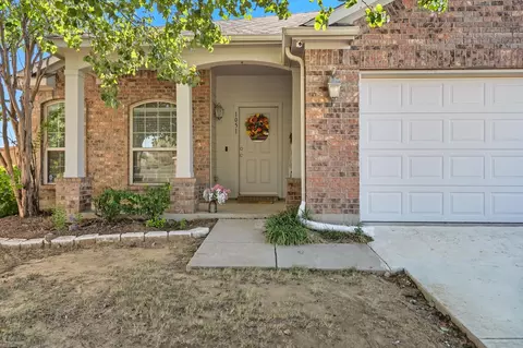 1051 Roundup St, Cross Roads, TX 76227