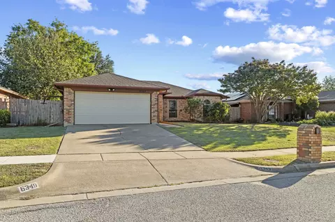 6349 Hunters Glen Dr, Watauga, TX 76148