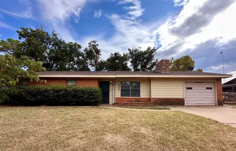 603 W Mclain St, Seymour, TX 76380