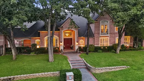 5009 Deerwood Park Dr, Arlington, TX 76017