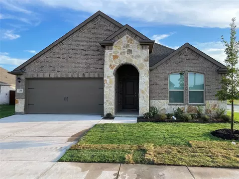 655 Divine Gardens St, Lavon, TX 75166