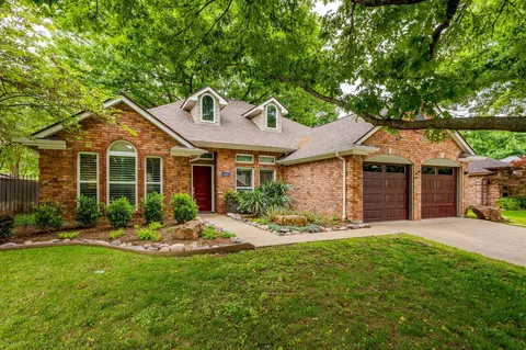 1236 Rio Grande Dr, Benbrook, TX 76126