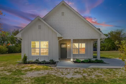 503 N Jackson St, Sulphur Springs, TX 75482