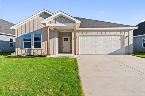 212 Lead Creek Dr, Fort Worth, TX 76131