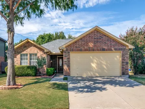 1924 Clear Creek Dr, Little Elm, TX 75068