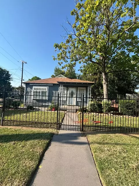 3801 E Berry St, Fort Worth, TX 76105
