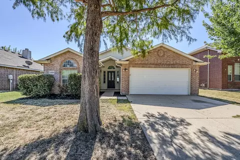 4409 Chaparral Creek Dr, Fort Worth, TX 76123