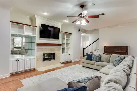 Living - 3313 Fox Hollow Cir, Waco, TX 76708 photo 1 of 2