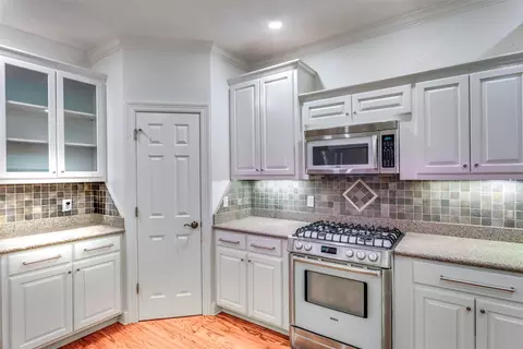 Kitchen - 3313 Fox Hollow Cir, Waco, TX 76708 photo 2 of 2