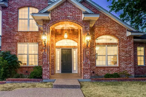 Exterior - 3313 Fox Hollow Cir, Waco, TX 76708 photo 2 of 4
