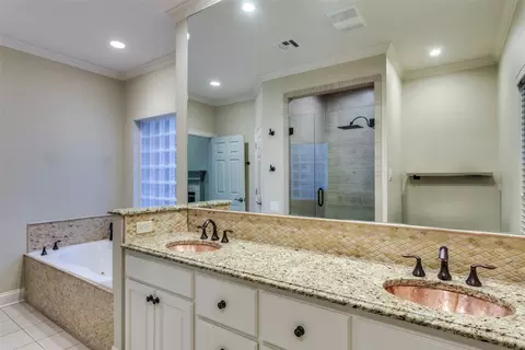 Bath - 3313 Fox Hollow Cir, Waco, TX 76708 photo 4 of 5