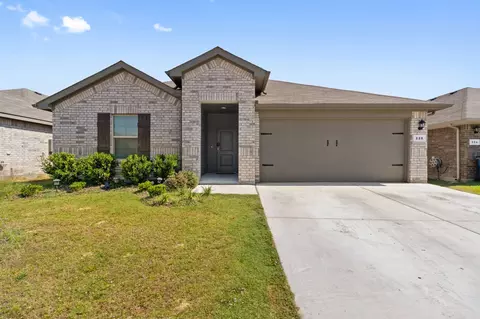 228 Abingdon St, Azle, TX 76020